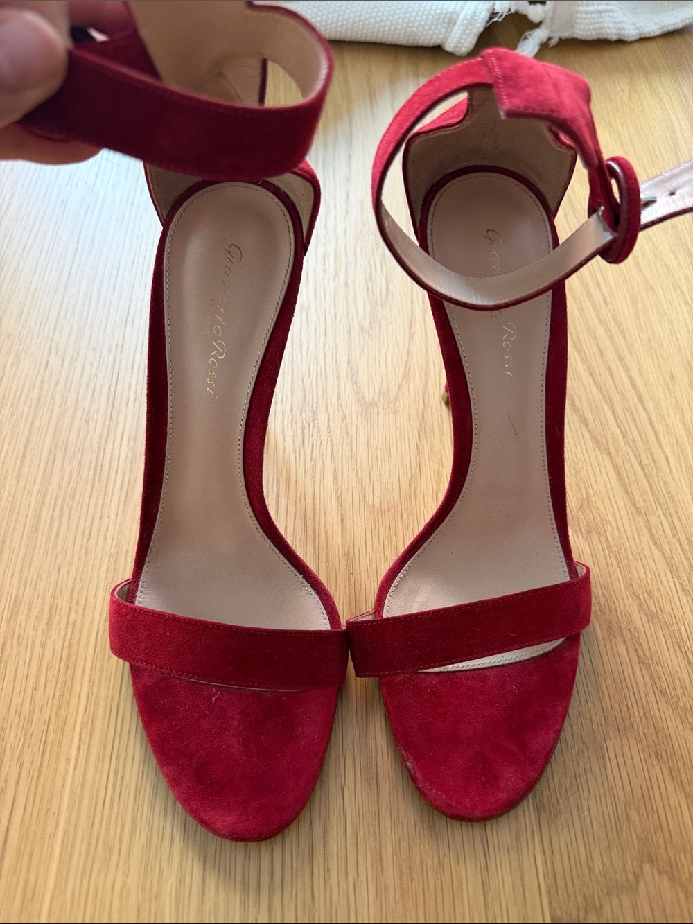 NEVER WORN Gianvito Rossi Red Suede Ankle-Strap Sandals Size 40